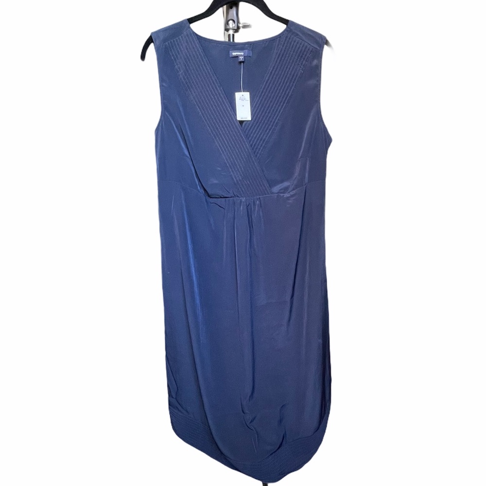 Gap Maternity Dress in Navy size M NWT